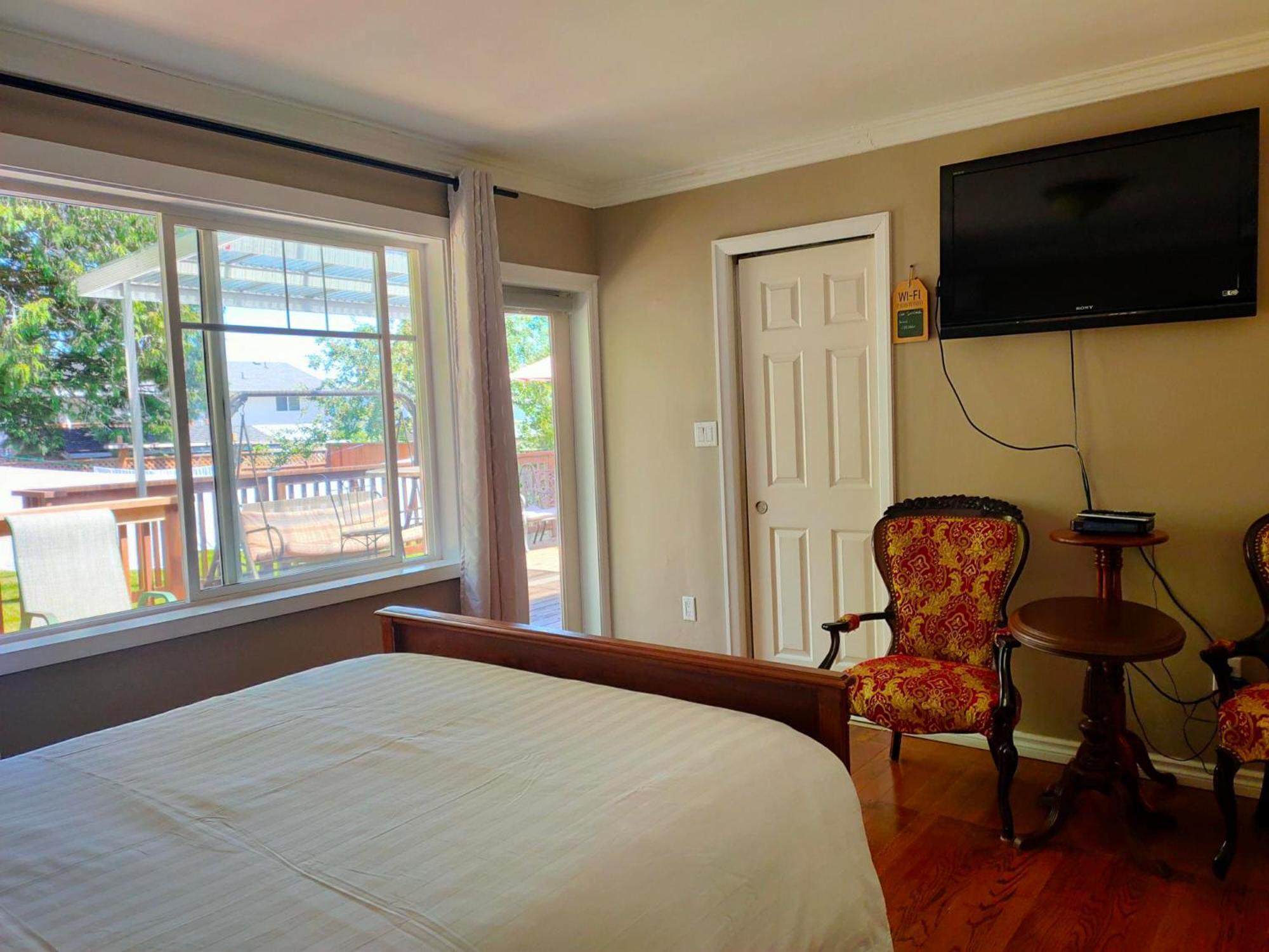 Semi Centre House Hotel White Rock Bagian luar foto