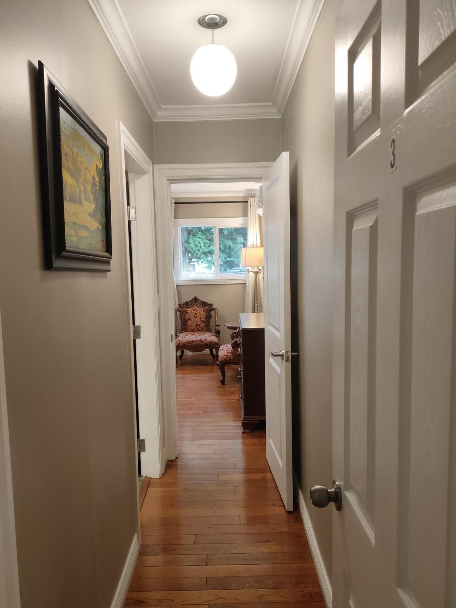 Semi Centre House Hotel White Rock Bagian luar foto