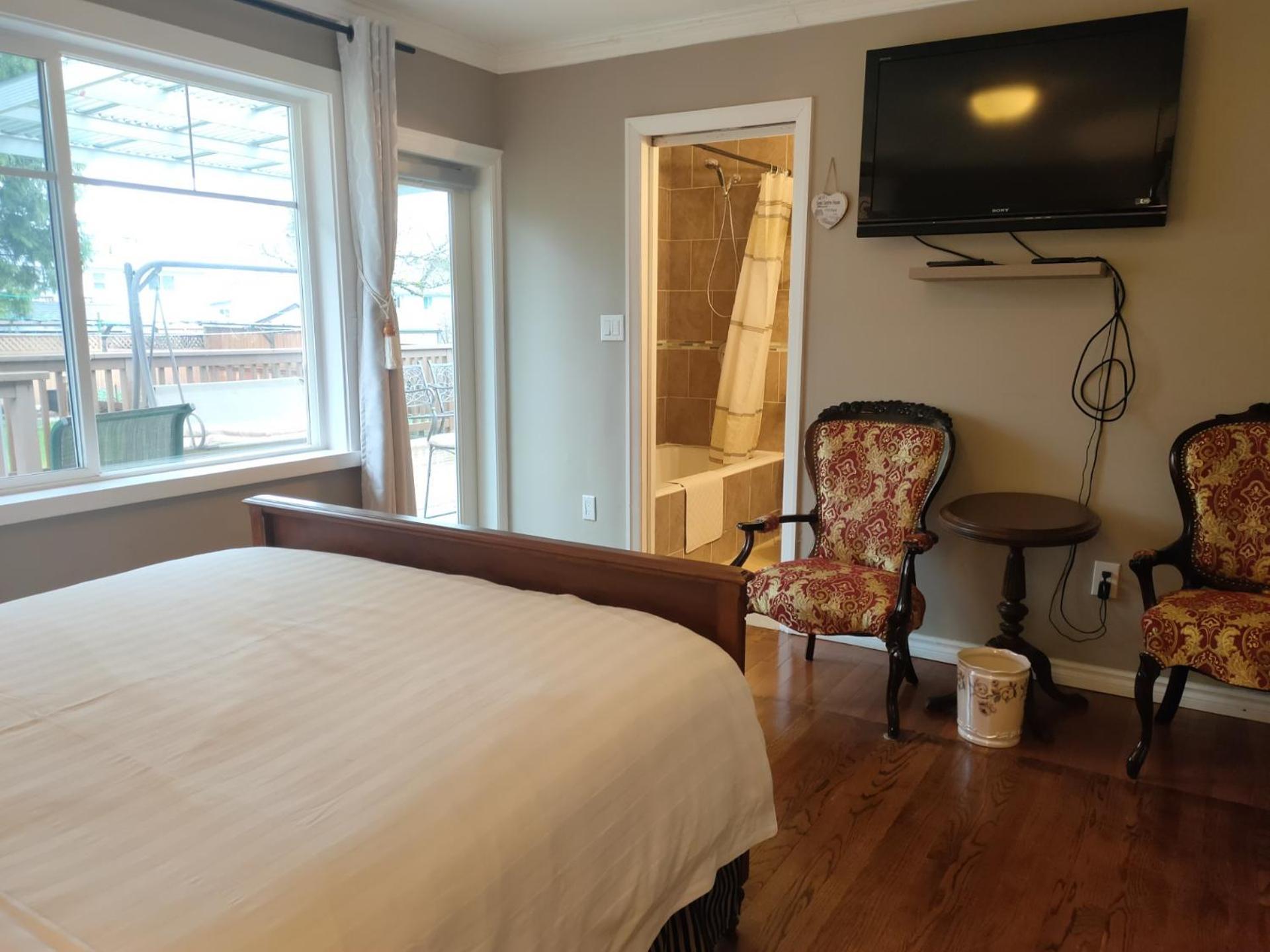 Semi Centre House Hotel White Rock Bagian luar foto