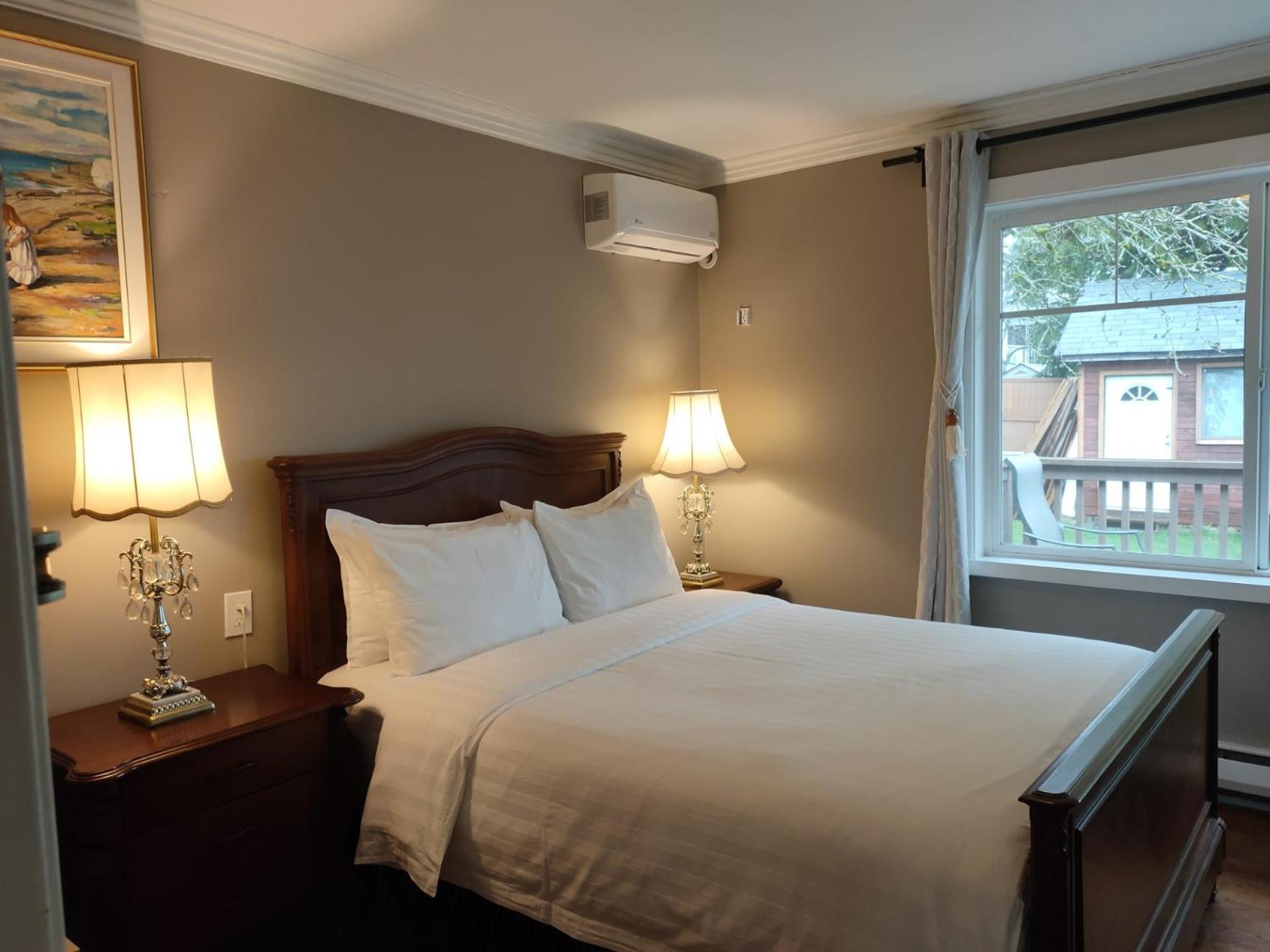 Semi Centre House Hotel White Rock Bagian luar foto