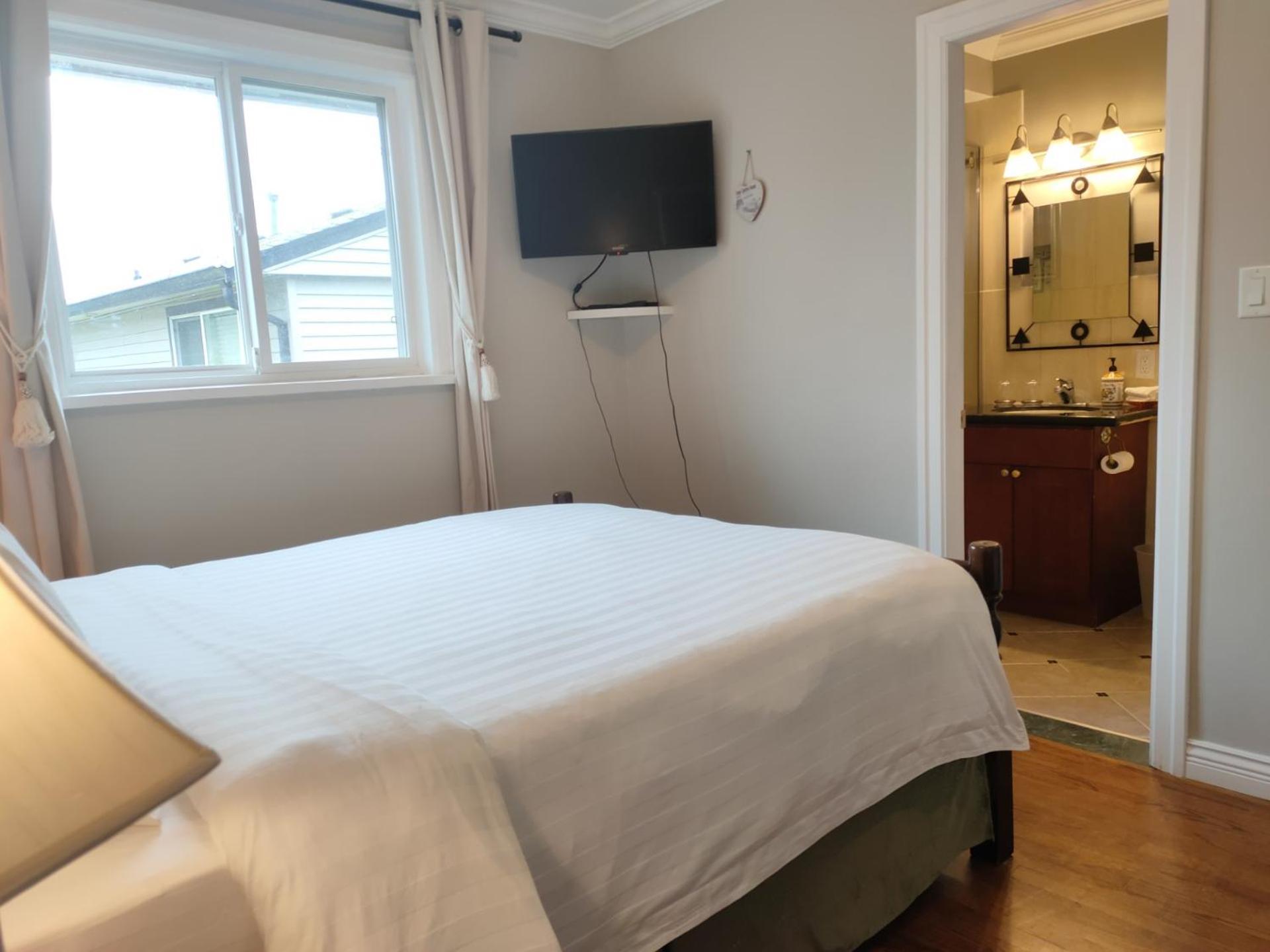 Semi Centre House Hotel White Rock Bagian luar foto