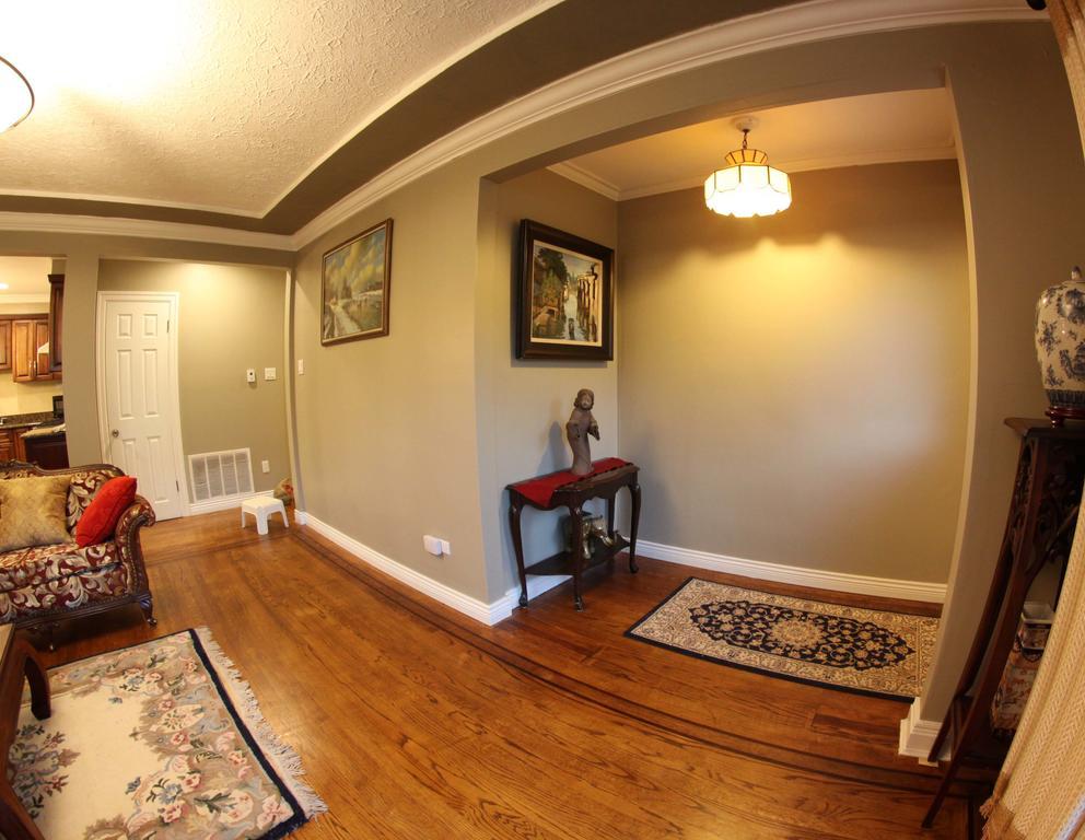 Semi Centre House Hotel White Rock Bagian luar foto